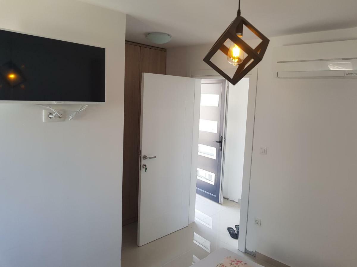 Elizabeta Deluxe Rooms Biograd Na Moru Ngoại thất bức ảnh