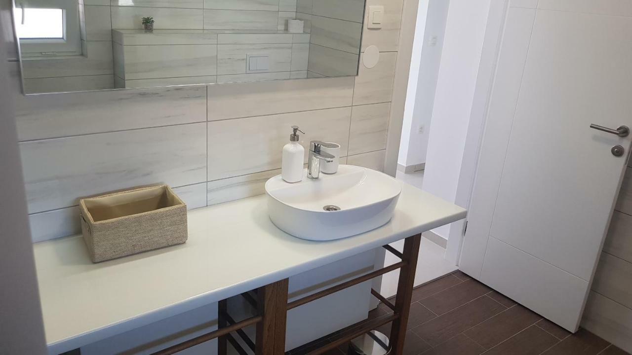 Elizabeta Deluxe Rooms Biograd Na Moru Ngoại thất bức ảnh